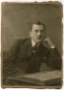 Владимир Степанович Виноградов, сын Александры Ивановны Алфионовой (Виноградовой). 1910-е гг. 11 х 15,6 см