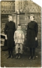 Валентина, Евгений и Нины Алфионовы. Фото ок. 1908 г. 8,8 х 14,1 см