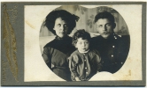 Лидия Алексеевна Алфионова, Иван Федорович Баландин с сыном Герой. 17 марта 1912 г. 10,9 х 6,3 см